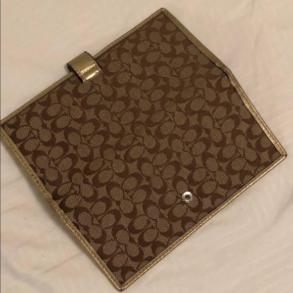Coach wallet. Never been used - Picture 4 of 6